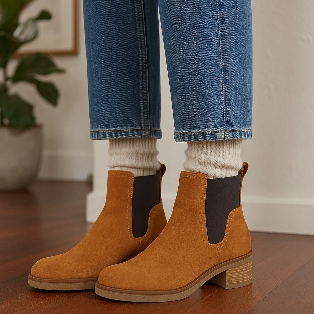 Avellini Suede Chelsea Boots Size 37 / 6.5 Cognac Tan Chunky Heel